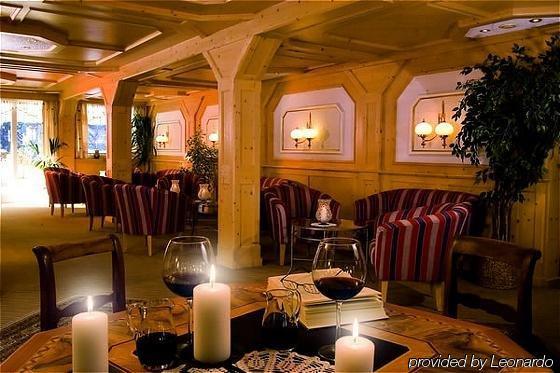 Romantik Hotel Verwall ガシュルン レストラン 写真